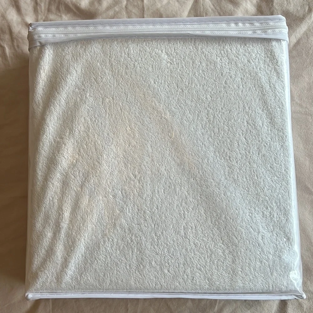 Premium mattress protective cover